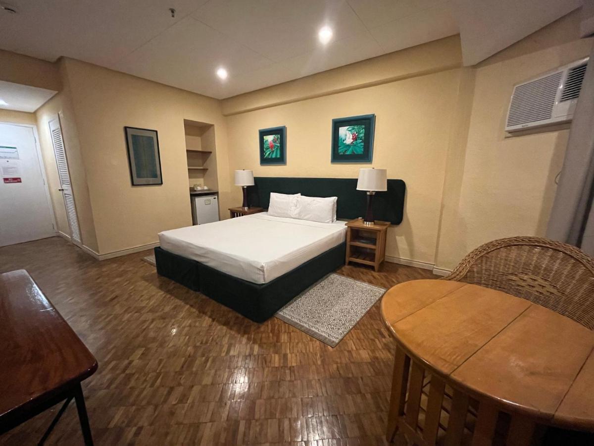 Coco Grande Hotel Dumaguete City Buitenkant foto