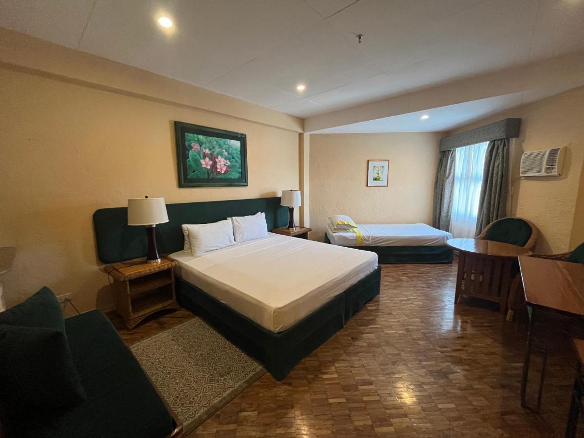 Coco Grande Hotel Dumaguete City Buitenkant foto